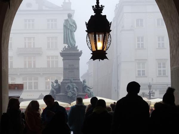 Za wjazd do Krakowa autem niespełniającym norm trzeba zapłacić, a miesięczny abonament kosztuje 100 zł