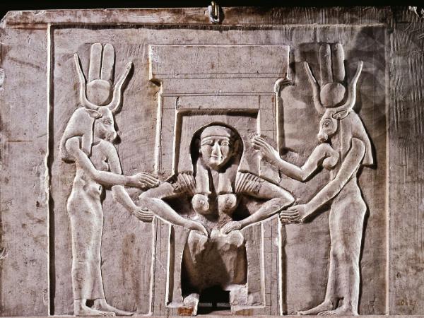 Rodząca kobieta. Płaskorzeźba ze świątyni egipskiej bogini Hathor w Denderze, IV w. p.n.e.