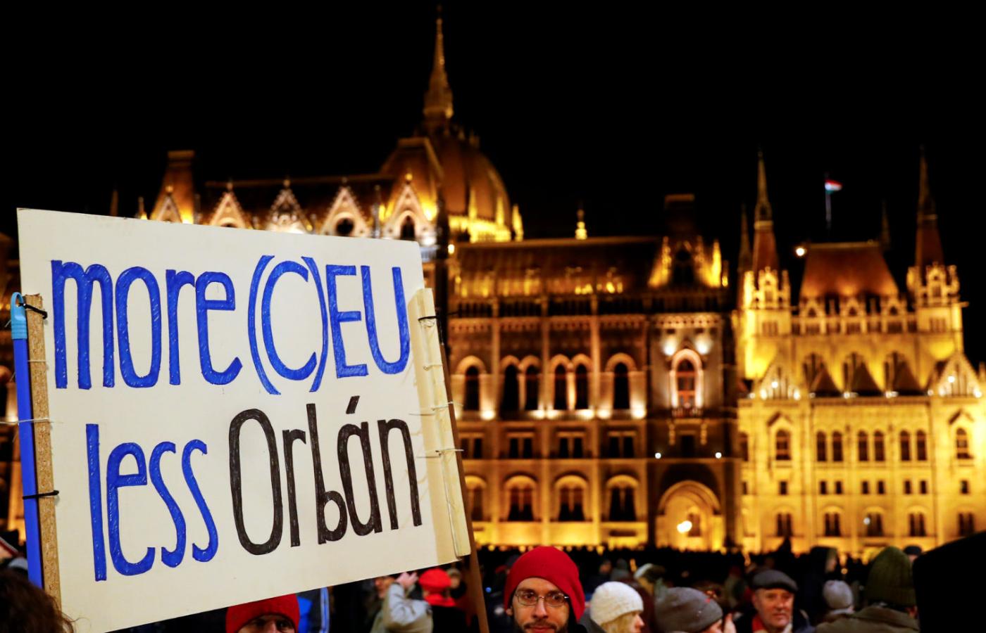Węgrzy nie ustępują w proteście przeciw zmianom w prawie pracy i łamaniu demokracji.