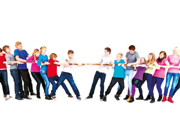 Kluczowe są instytucje organizujące i koordynujące ludzkie działania.