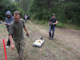 Pomiary georadarowe na terenie pradziejowej kopalni w Krzemionkach Opatowskich.