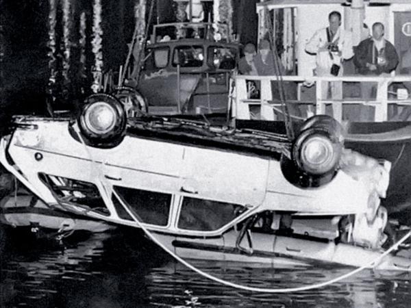 Wyłowiony z kanału Hammarby renault ze zwłokami szwedzkich dziennikarek