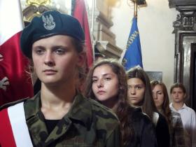 Zdaniem prof. Krystyny Szafraniec nie jest tak, by młodzież była politycznie bierna, przeciwnie – jest ona bardziej wymagająca wobec instytucji publicznych, bardziej wobec nich krytyczna.