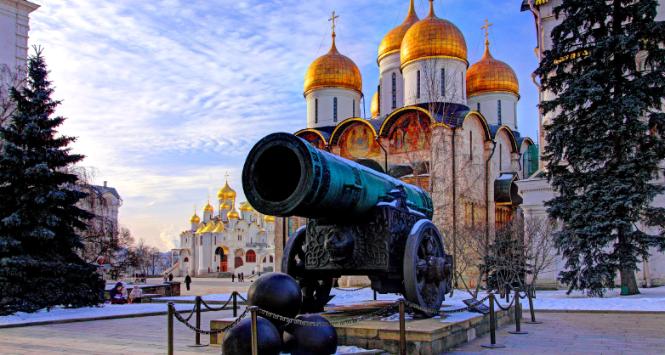 Car-puszka została odlana z brązu w 1586 r. przez mistrza ludwisarskiego Andriej Czochowa, z przeznaczeniem do obrony Kremla.