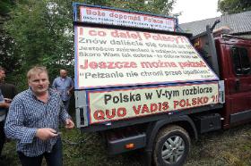 Plakaty z charakterystycznymi hasłami, to znak rozpoznawczy Bonkowskiego.