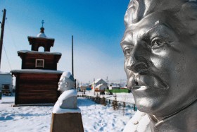 Pomniki na Syberii stawia się też jednak oprawcom: popiersie Stalina w wiosce Amga. Postawiono je w 2009 r. Stąd pochodził Iwan Leontiew.