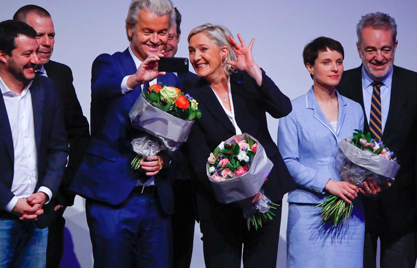 Kongres w Koblencji. Od lewej: Matteo Salvini, Harald Vilimsky, Geert Wilders, Marcus Pretzell, Marine Le Pen, Frauke Petry.