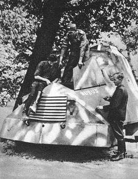 Samochód opancerzony Kubuś.