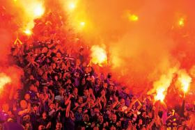 Stadion Lechii Gdańsk ma być pierwszy w Polsce, na którym wytypowani kibice, jako współorganizatorzy meczu, będą mogli legalnie używać rac.