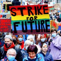 Protest w obronie klimatu w szwajcarskim Bernie, 22 października 2021 r.