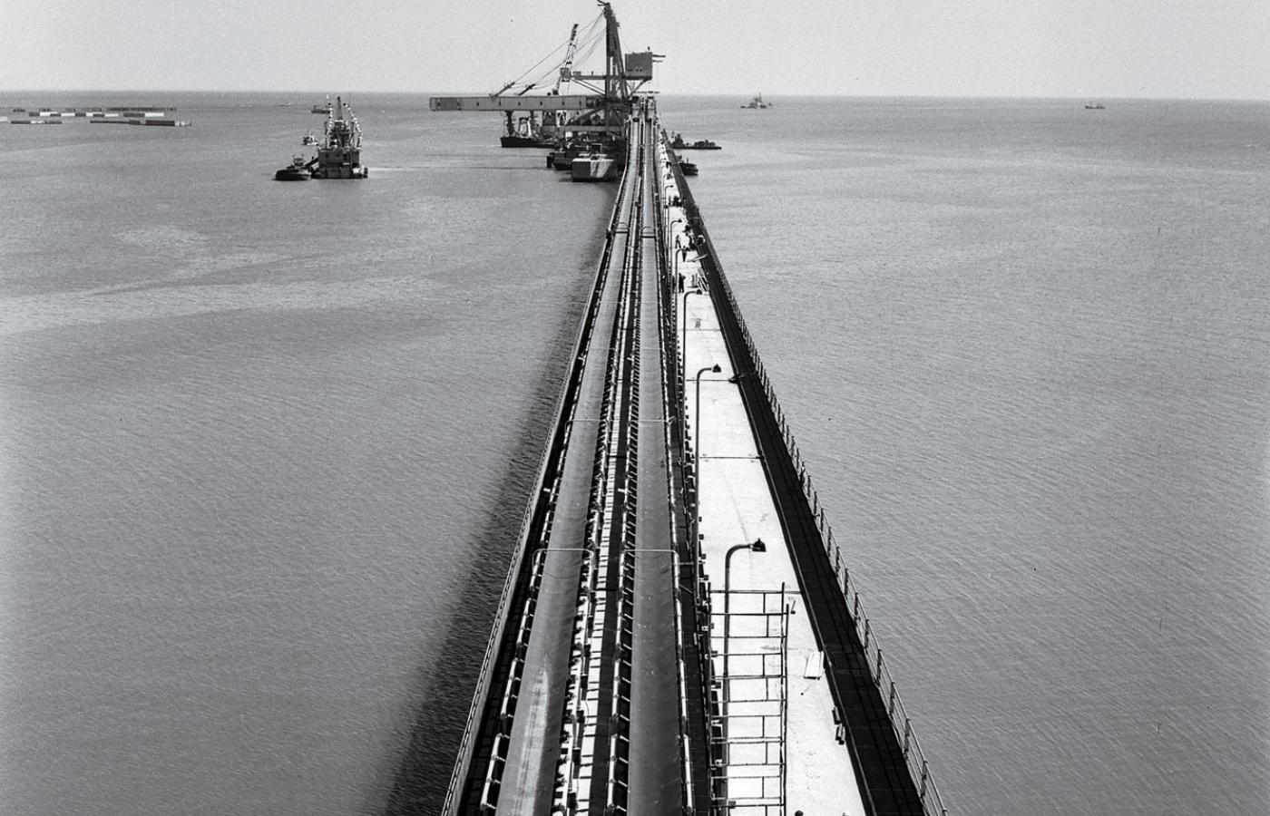 Sztandarowa inwestycja lat 70. Port Północny (fotografia z lipca 1974 r.)