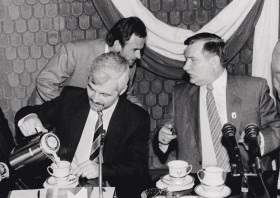 1991 r., premier Jan Krzysztof Bielecki, prezydent Lech Wałęsa, z tyłu Mieczysław Wachowski.