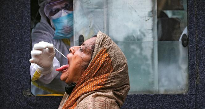 W praktyce cała opieka medyczna w Indiach jest płatna, a placówki prywatne oferują nierówny standard i nie są gwarancją dobrej jakości.