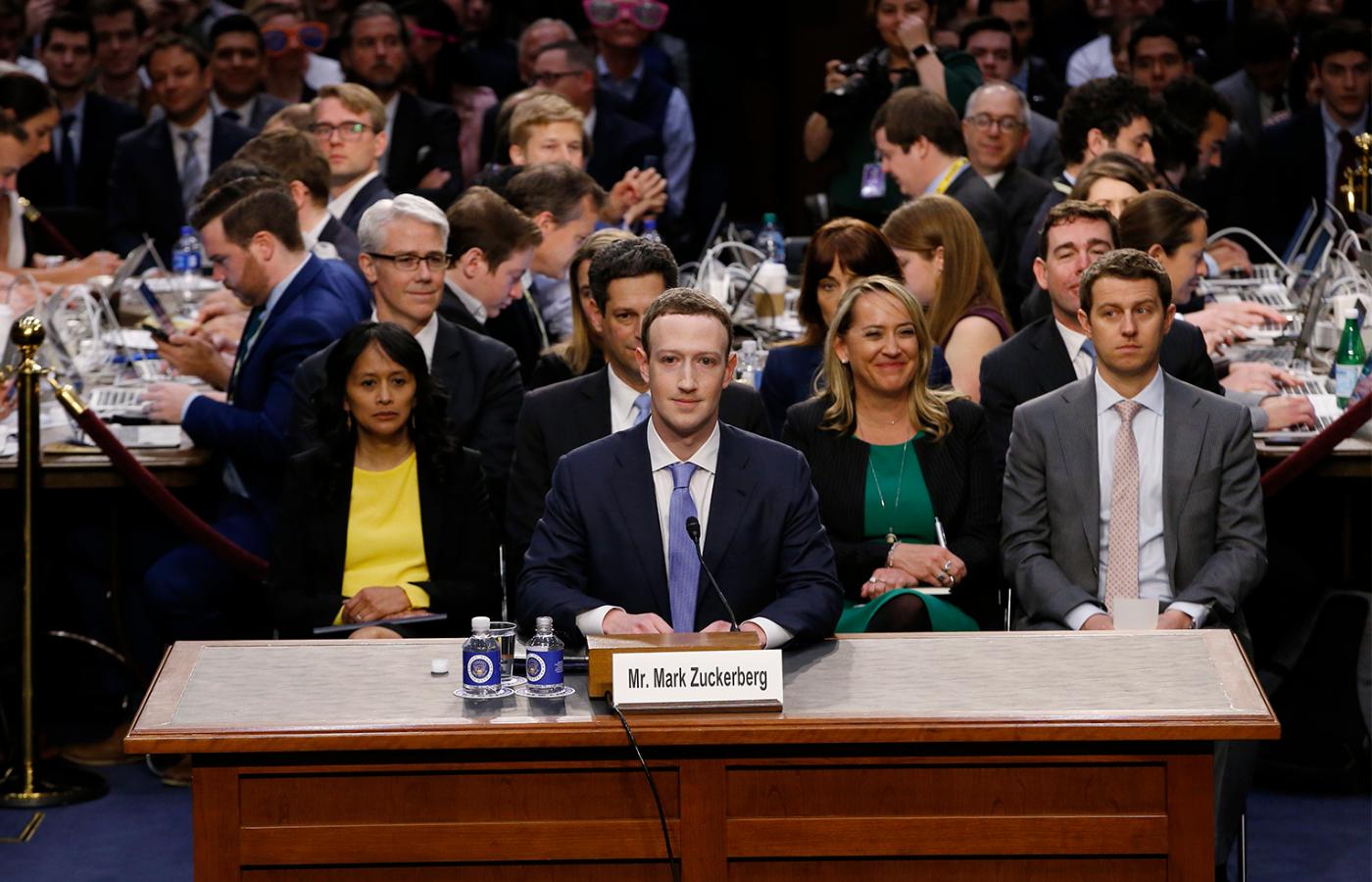 Mark Zuckerberg zeznawał przed przed komisjami sprawiedliwości i handlu Senatu USA.