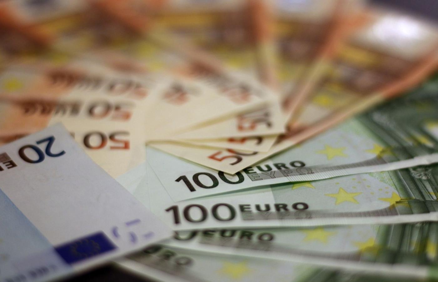 Włosi boją się zrezygnować z euro, choć uważają je za winowajcę długoletniej stagnacji.
