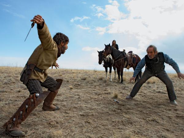 Kadr z filmu „Eskorta”, reż. Tommy Lee Jones