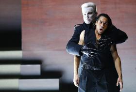 Tomasz Konieczny i Ildebrando D'Arcangelo w operze „Don Giovanni”.