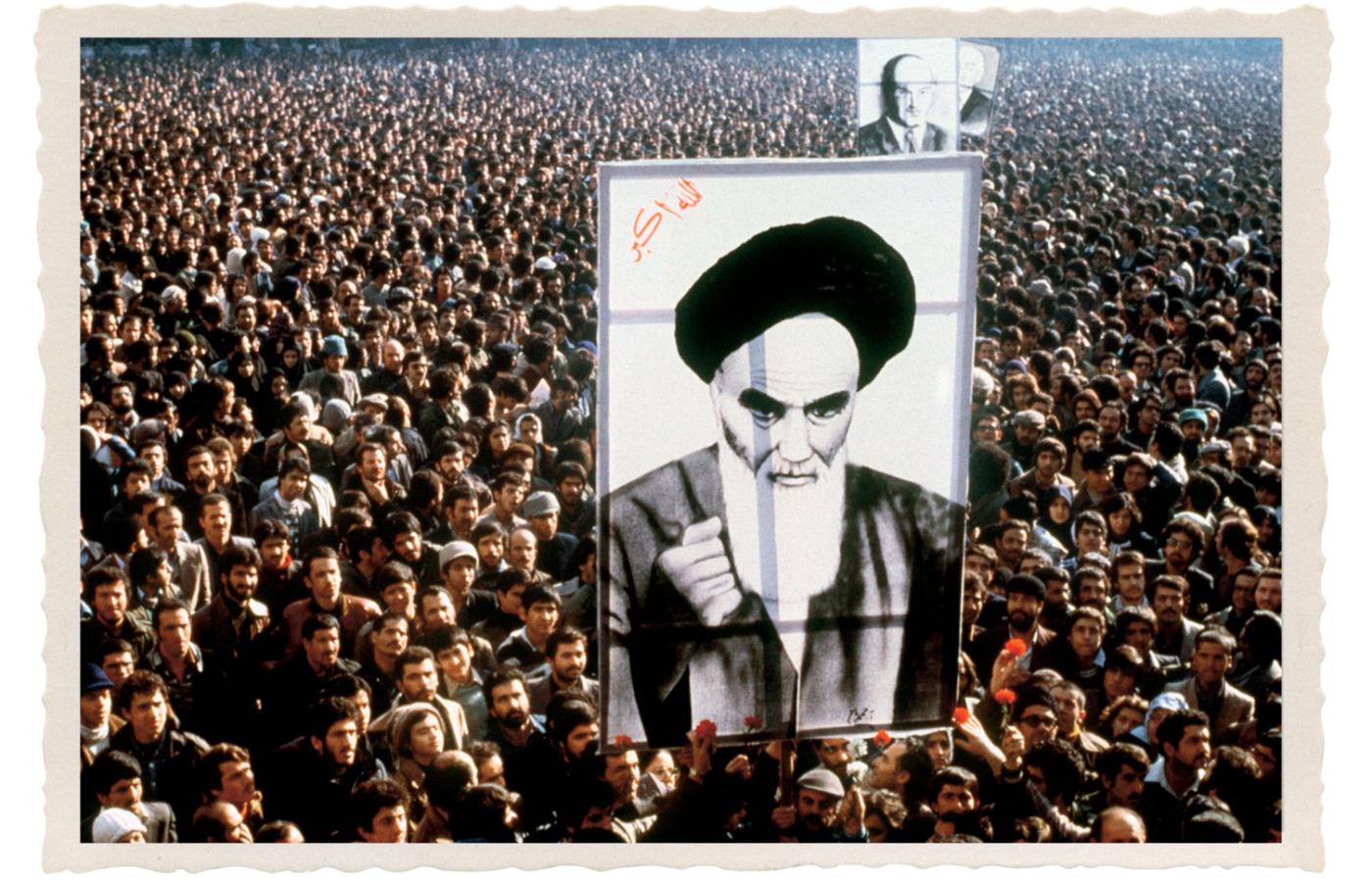 Demonstracja w Teheranie. Na transparencie – ajatollah Chomeini.
