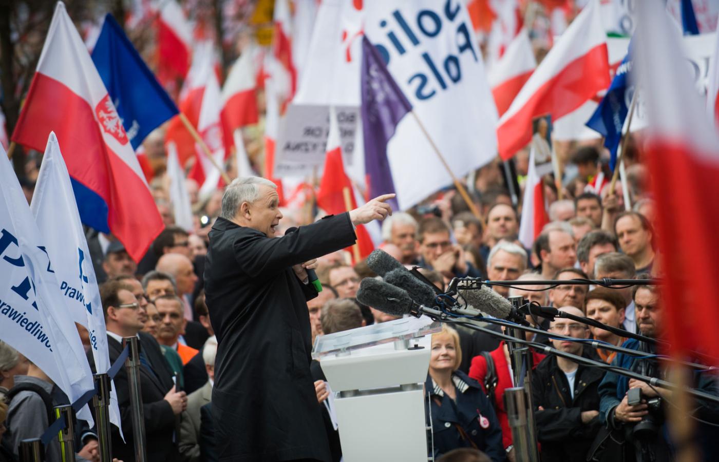 Jarosław Kaczyński przemawia podczas pierwszej, kwietniowej demonstracji w obronie TV Trwam.
