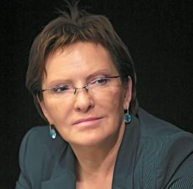 Ewa Kopacz (8 listopada 2011 - ?). Czas pokaże czy wpisze się w nurt partyjnej lojalności czy postawi na samodzielność ułatwiającą organizację pracy całej Izby.