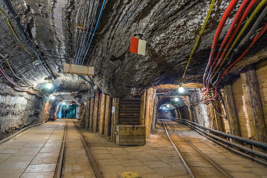 Podziemne tunele w kopalni soli w Bochni, gdzie wydobycie rozpoczęto w XIII w.