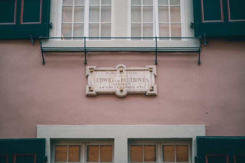 Dom Beethovena w Bonn, tablica pamiątkowa.