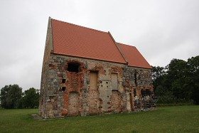 Rurka – gotycka kaplica templariuszy z XIII w., potem joannitów, w XIX w. gorzelnia,  dziś własność prywatna