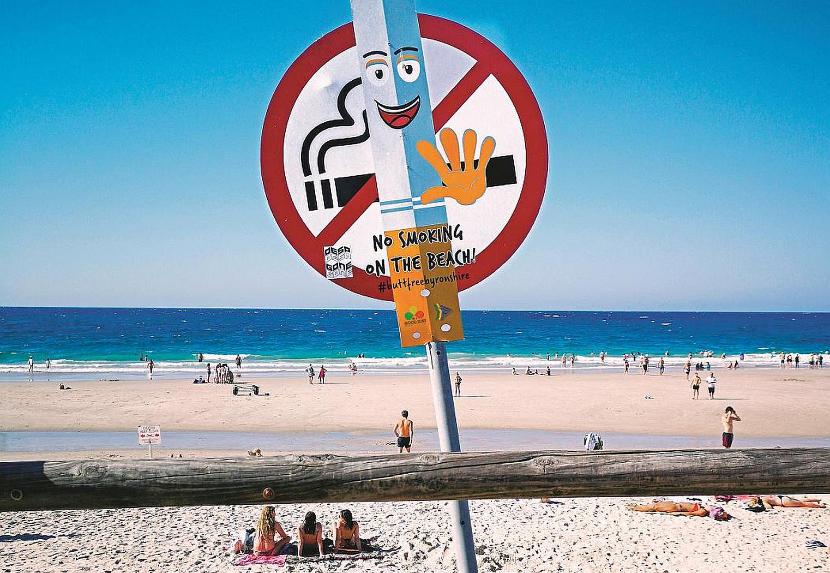 Byron Bay nie jest wyjątkiem. Na wielu plażach australijskiego Złotego Wybrzeża zakaz palenia staje się normą.