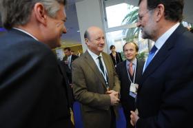 Światowe rynki finansowe nie zmuszają Rostowskiego do bolesnych reform.