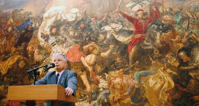 Lech Kaczyński przed obrazem „Bitwa pod Grunwaldem” rozpoczął swoją kampanię prezydencką, 2005 r.