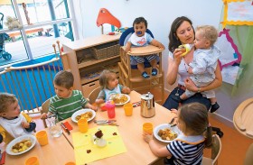 Co roku rodzice stoją nocami w koszmarnych kolejkach, by zapisać dziecko do żłobka