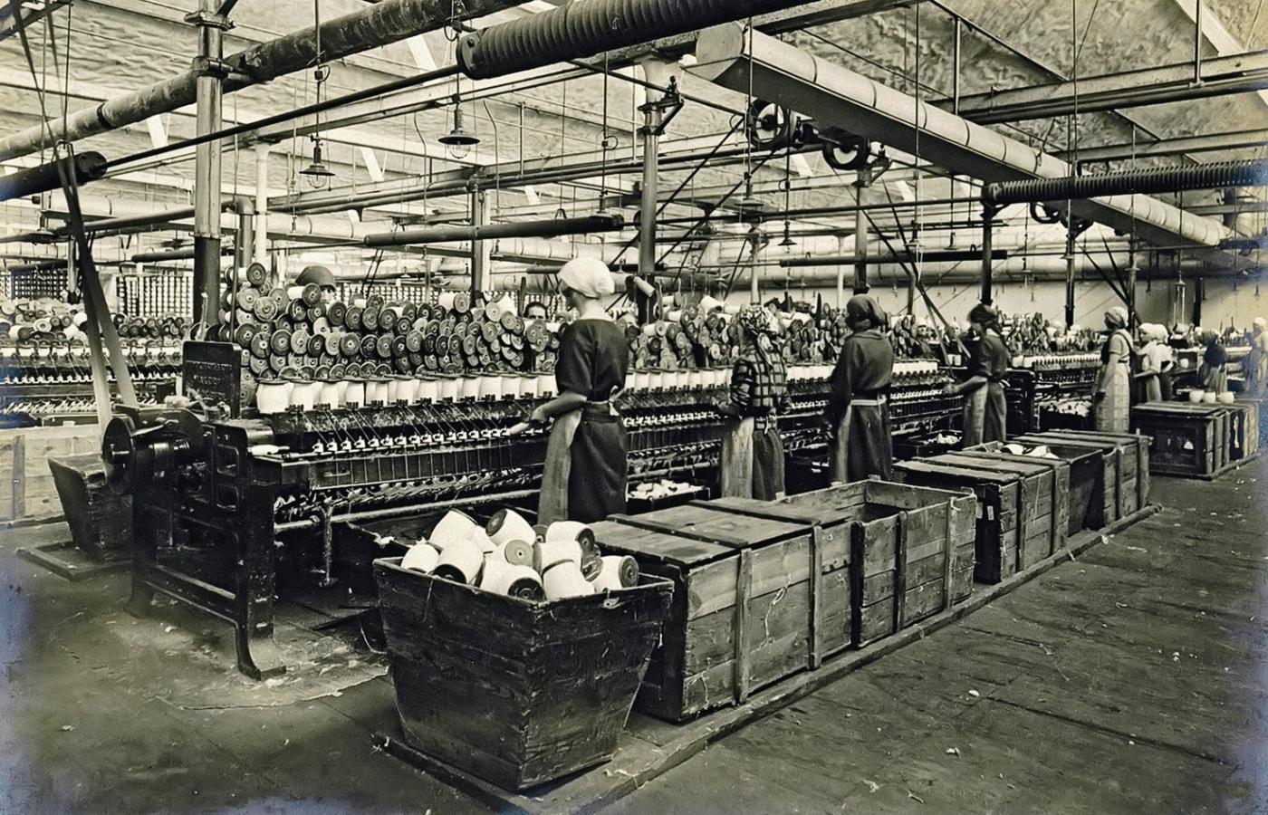 Kobiety w Fabryce Wyrobów Bawełnianych (początek XX w.)