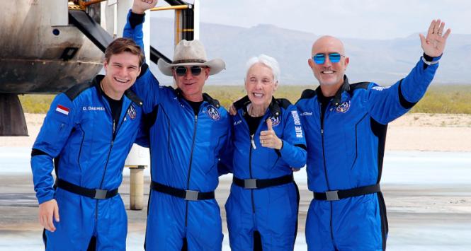 Lecąca w kosmos ekipa Jeffa Bezosa