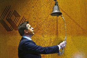 Do biur firm związanych z rodziną Świtalskich stukają komornicy i Mariusz Świtalski zapewne po raz pierwszy w życiu zazna goryczy porażki. Straci duże pieniądze, a to dla cudownego dziecka biznesu bolesna sprawa.