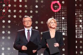 Redaktor naczelny POLITYKI Jerzy Baczyński i Grażyna Torbicka, prowadzący galę w stołecznym Teatrze Polskim.