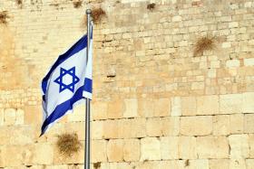 W obliczu okrucieństw bojówkarzy z Hamasu, Biden i sekretarz stanu Antony Blinken nie wzywają Jerozolimy do „powściągliwości”.