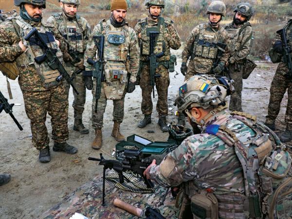 Obwód charkowski, ćwiczenia strzeleckie żołnierzy „Chartii”