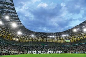 W polskiej piłce największą wartość mają stadiony i pobliskie grunty. Stadion Lechii Gdańsk .