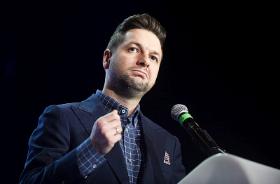 Europoseł Patryk Jaki powiedział, że wstyd mu za to, że głosował na Dudę, i zasugerował, że prezydent zdradził.