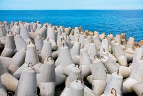 Betonowe gwiazdobloki we Władysławowie.