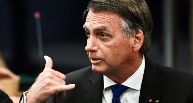 Jair Bolsonaro przed posiedzeniem Sądu Najwyższego w jego sprawie, 9 czerwca 2025 r.