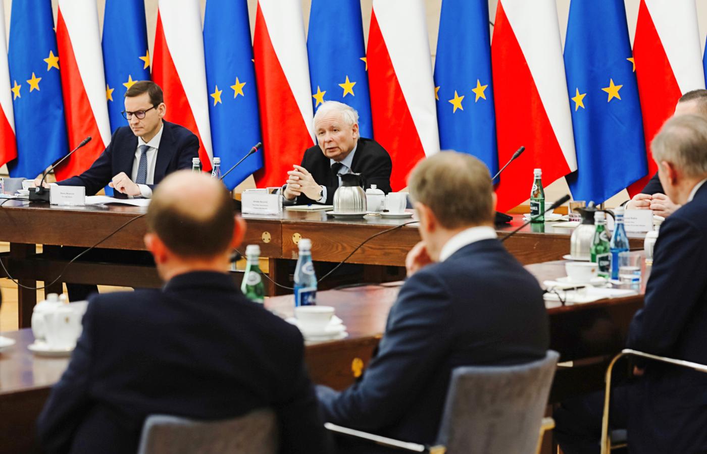 Spotkanie klubów parlamentarnych z udziałem premiera Morawieckiego i wicepremiera Jarosława Kaczyńskiego, 21 marca 2022 r.