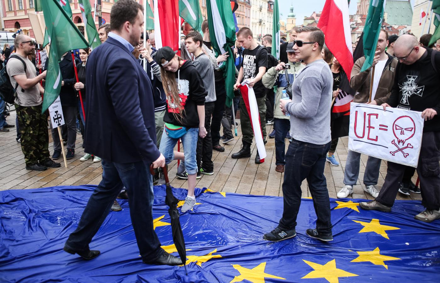 Europa nie działa już na wyobraźnię, zaś 38 proc. Polaków może sobie wyobrazić funkcjonowanie Polski poza strukturami UE.