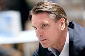 „Skoro Lis był przez lata aż takim potworem, że nie jest godny, by komentować polską politykę, dlaczego nie było zbiorowych protestów, petycji, masowych odejść?”