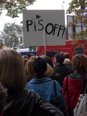 Zaczyna się walka z czasem, bo choć na zwolenników autorytaryzmu działa urok siły, to jednak system ciągle nie działa.