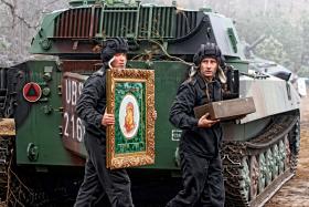 Według nowej doktryny patriotyzm i wiara naszych żołnierzy mają być najlepszym gwarantem bezpieczeństwa Polski.