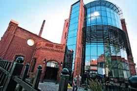 Lofty w dawnej fabryce Polon w Zielonej Górze.