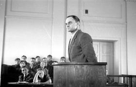Rotmistrz Pilecki w trakcie procesu; marzec 1948 r.