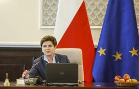 Rząd Beaty Szydło do końca 2015 r., czyli w ciągu półtora miesiąca, wprowadził w życie 483 ustawy i rozporządzenia o objętości 6594 stron.