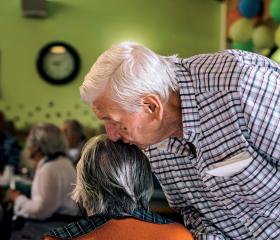 Dariusz Kubiak z żoną Barbarą, która cierpi na chorobę Alzheimera.